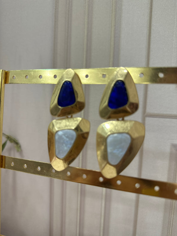 Orecchino a bottone perlato blu