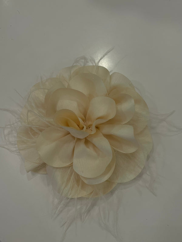 Fiore spilla mini piume
